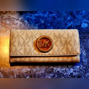 Michael Kors Wristlet Women's Wallet
